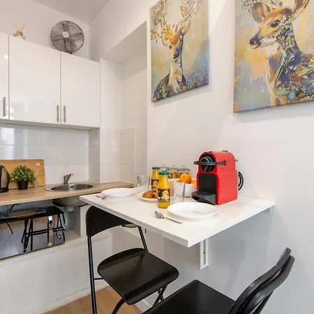 Parisian Getaway For Two In Iconic Montmartre Neighborhood * Paris