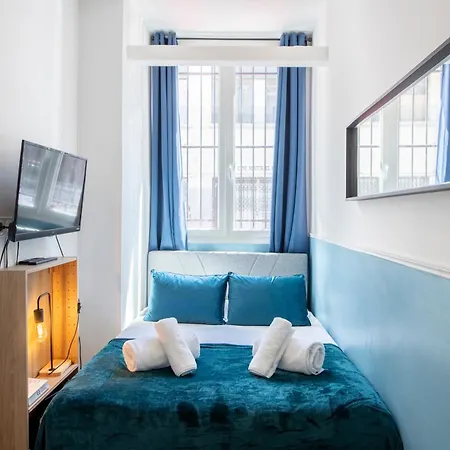 Parisian Getaway For Two In Iconic Montmartre Neighborhood Paris
