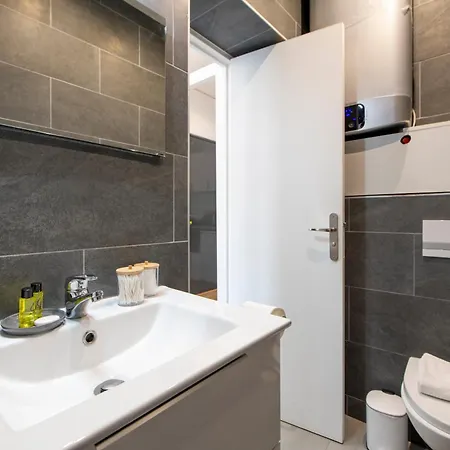 Parisian Getaway For Two In Iconic Montmartre Neighborhood